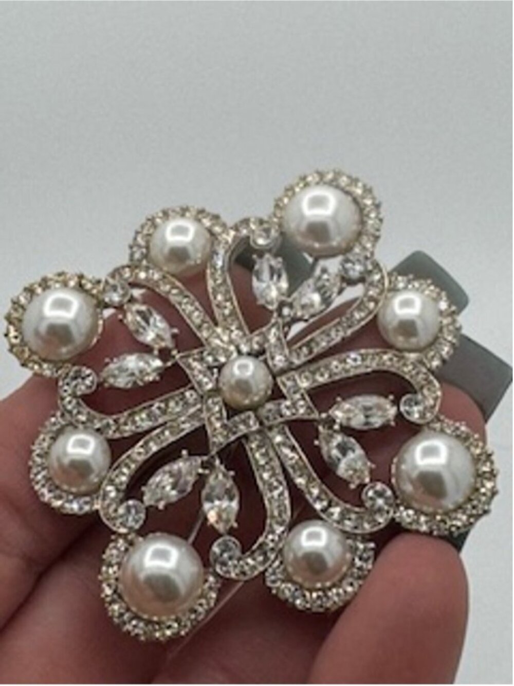 ✨ Stunning Bridal Shop DiStefano (Canada) Rhinestone & Pearl Brooch Vintage ✨